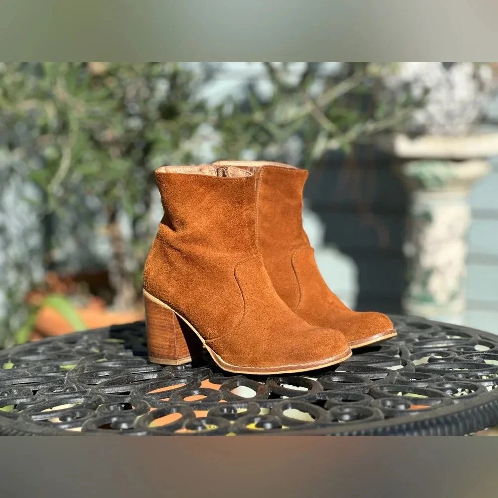 House of Harlow — Arabella Suede Ankle Boots